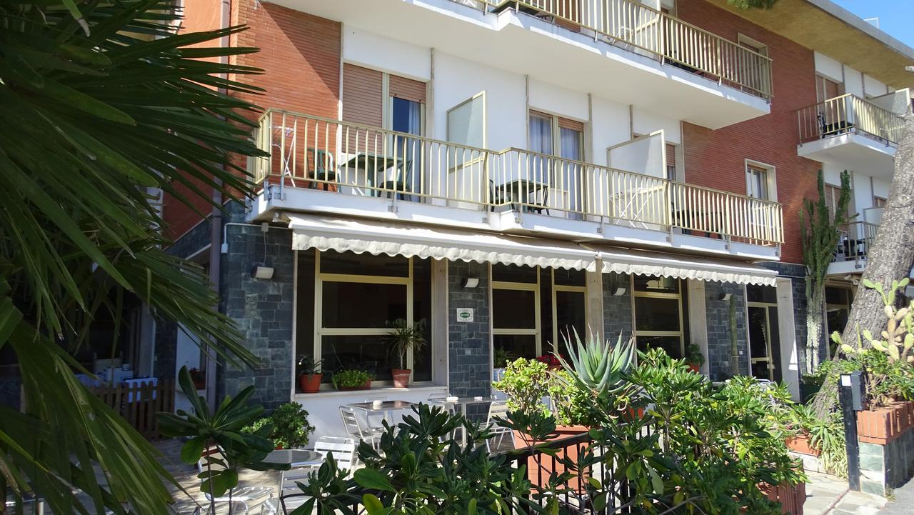 Hotel Ambassador Laigueglia Exteriér fotografie